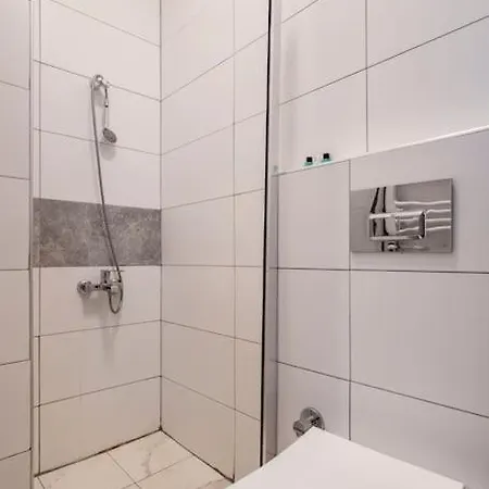 Happy Aparthotel